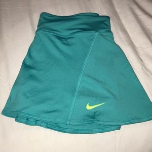 Nike Pure Flex Flounce Skirt